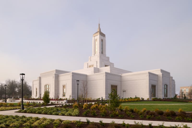The exterior of the Willamette Valley Oregon Temple.