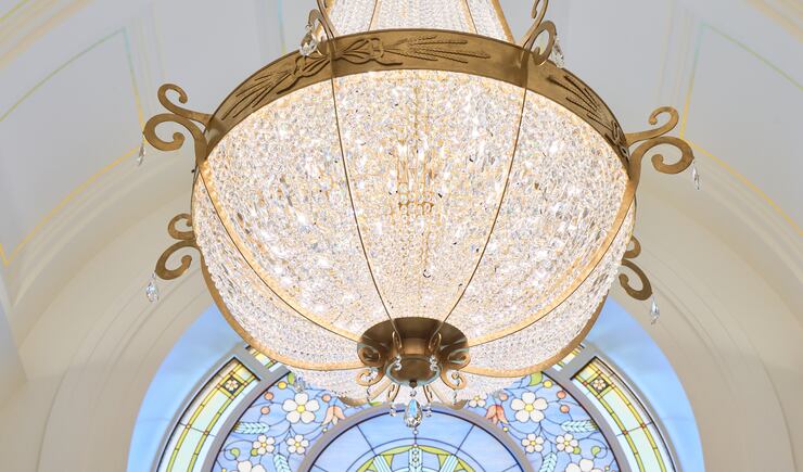 A chandelier inside the Ephraim Utah Temple.