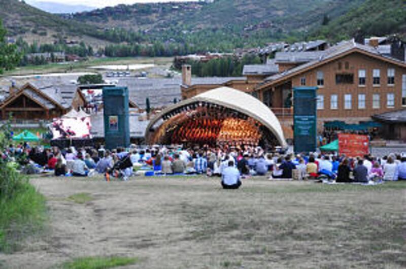 In the fresh mountain air and under a starry sky, members of the Mormon Tabernacle Choir and Utah Sy