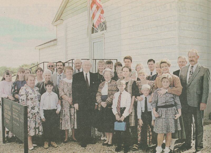 President Gordon B. Hinckley and his wife, Sister Marjorie P. Hinckley, visit with embers of the Pro