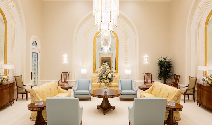 The celestial room of the Modesto California Temple.