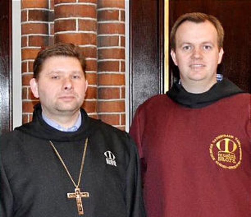 Teacher Pawe Ukaszewski with Doug Pew the Cathedral in Warsaw.