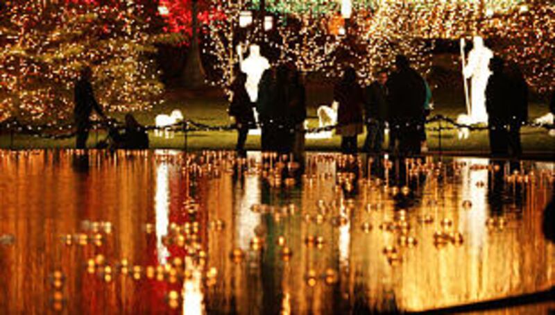 Hundreds of thousands of lights can be seen at Temple Square, during the Christmas holiday. The trad