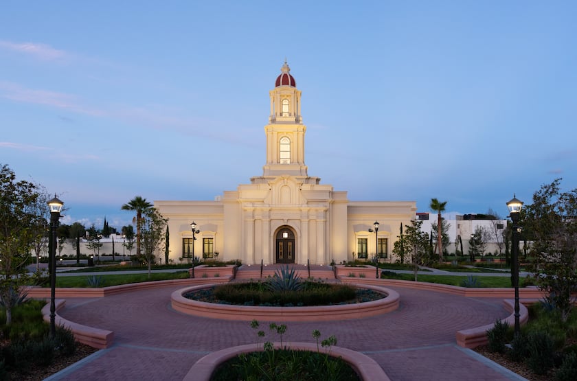 The San Luis Potosí Mexico Temple at dusk.