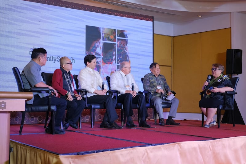 From left: Catholic Church historian Rev. Father Melquiades Serraon, Filipino forensic genealogist Todd Lucero Sales, FamilySearch senior product manager Jonathan Wing, FamilySearch multiarea manager Wayne Metcalfe, National Historical Commission of the Philippines chairperson Emmanuel Calairo, and social media influencer Mona Magno-Veluz discuss records preservation and accessibility during a panel at a FamilySearch event in the Philippines.