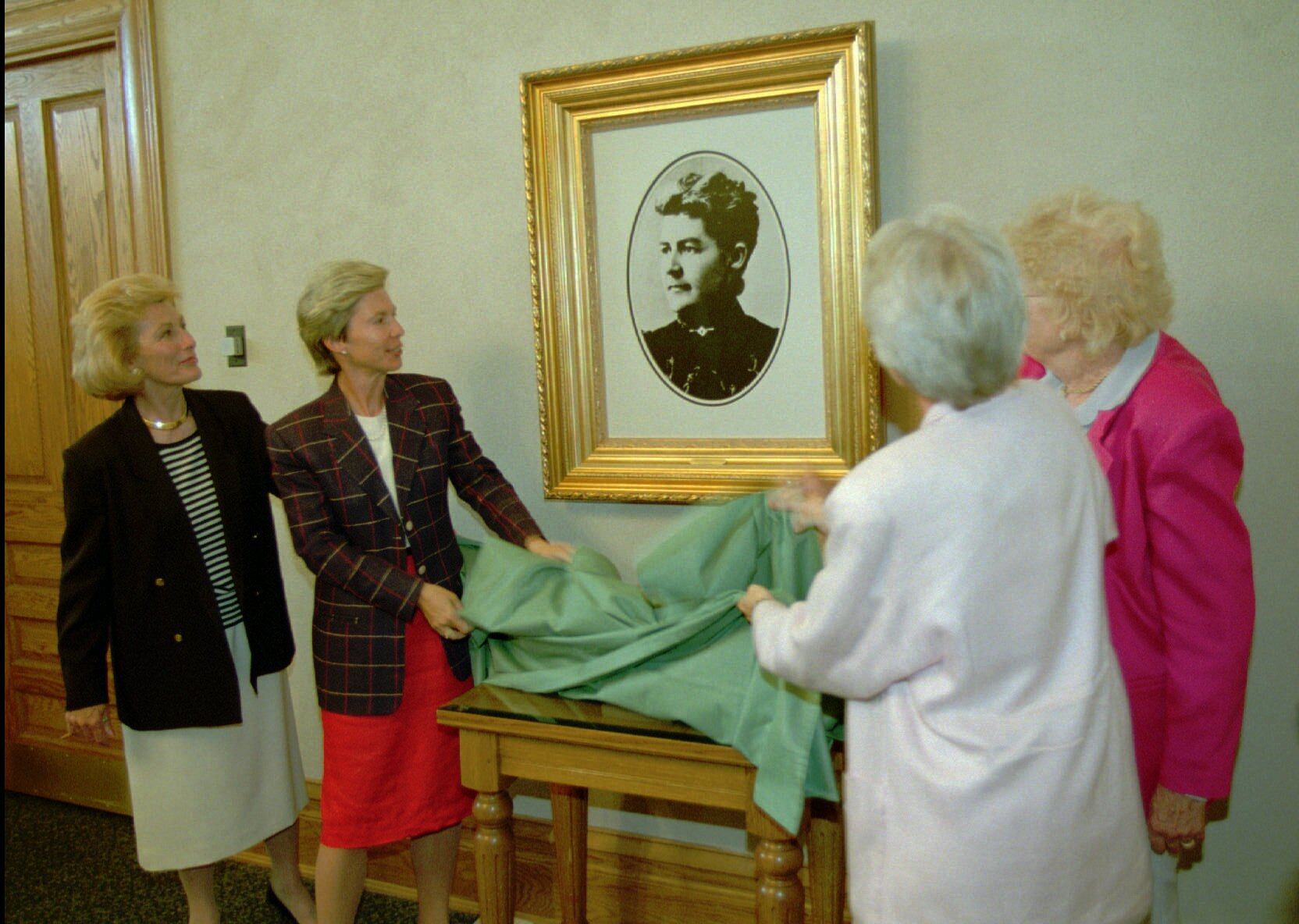 Former Relief Society General President Elaine L. Jack dies
