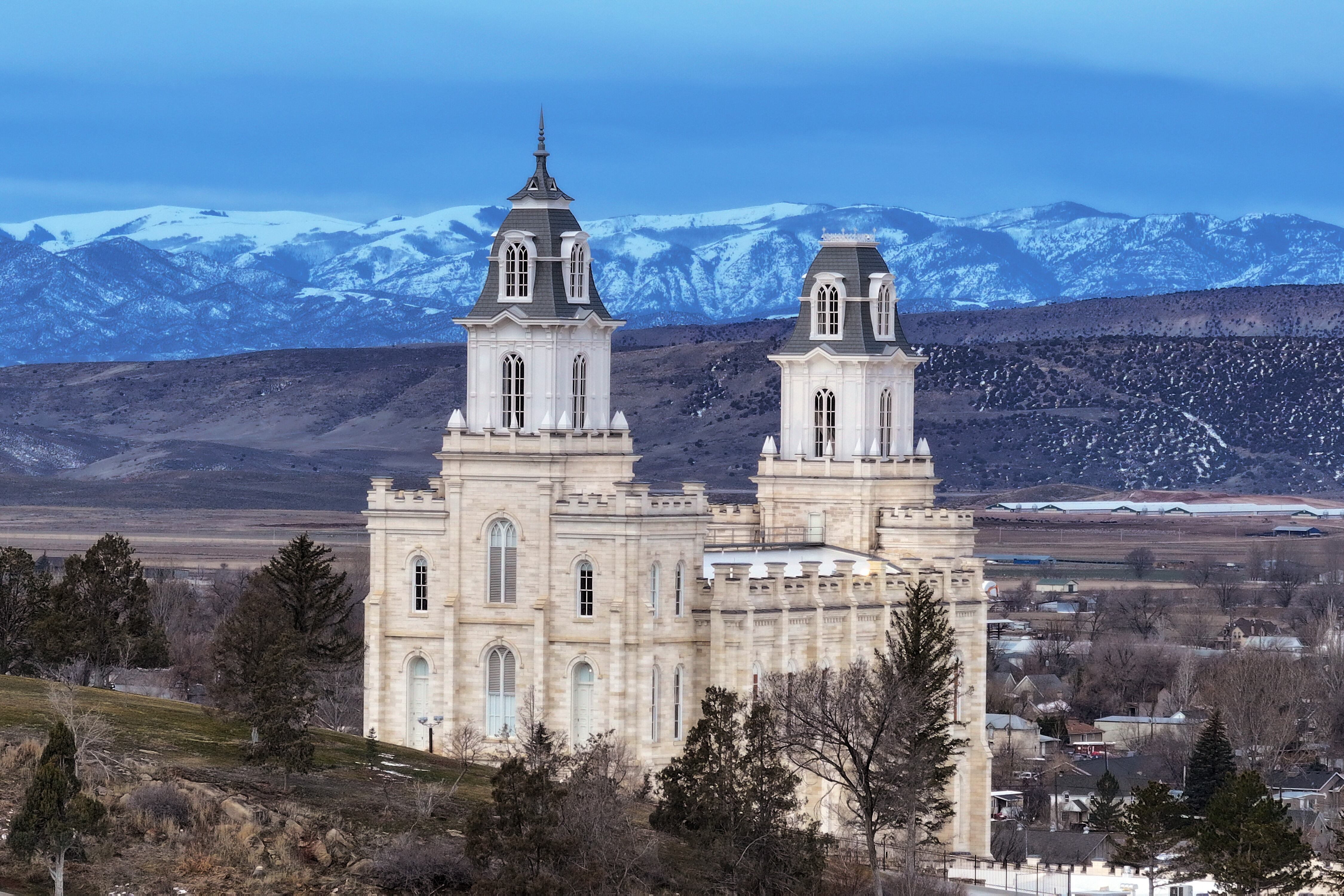 Manti Utah Temple is a tribute to the sacrifice, commitment of pioneers - Vimarsana News