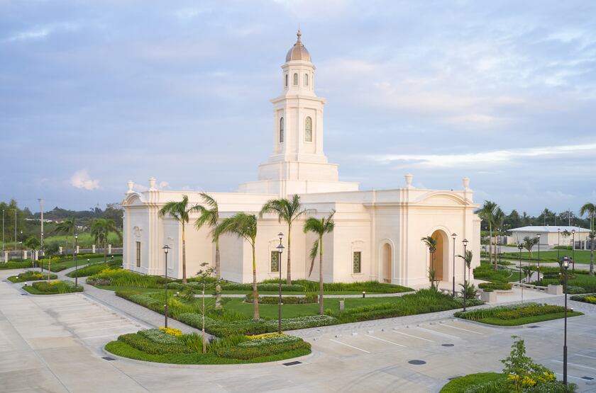 The exterior of the Bacolod Philippines Temple.