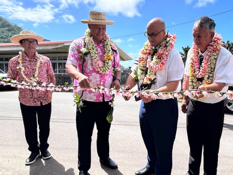 From left, Faaaha Mayor Terii Rupea; Taha’a Mayor Martial Teroroiria; Elder Manea Tuahu, an Area Seventy; and Bora Bora Tahiti Stake President Moana M. Teriipaia participate in the ceremonial lei cutting during a water project handover on Taha’a, French Polynesia, on Oct. 6, 2026.