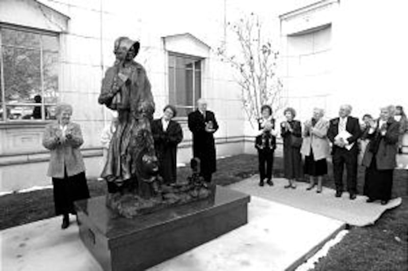President James E. Faust joins members of International Daughters of Utah Pioneers at unveiling of p