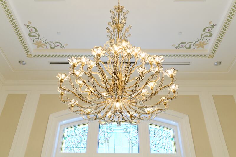 A chandelier in the Willamette Valley Oregon Temple.