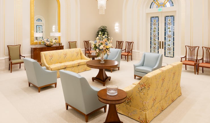 The celestial room of the Modesto California Temple.