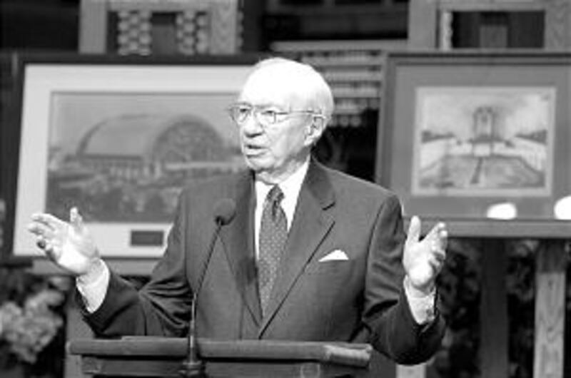 President Gordon B. Hinckley addresses media, explaining the need to improve the Tabernacle while ma