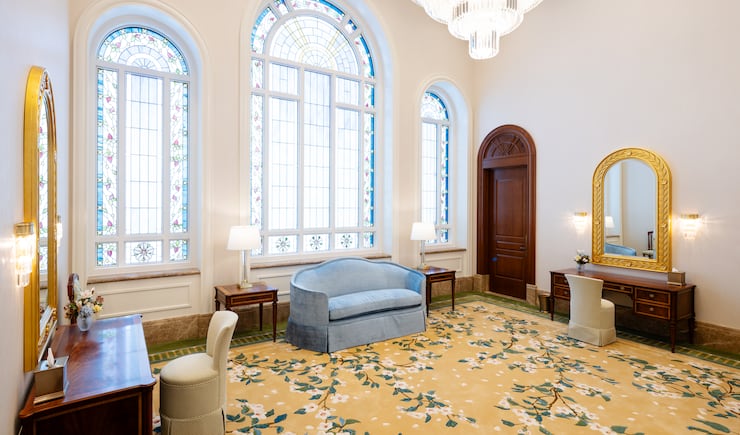 The bride's room of the Modesto California Temple.