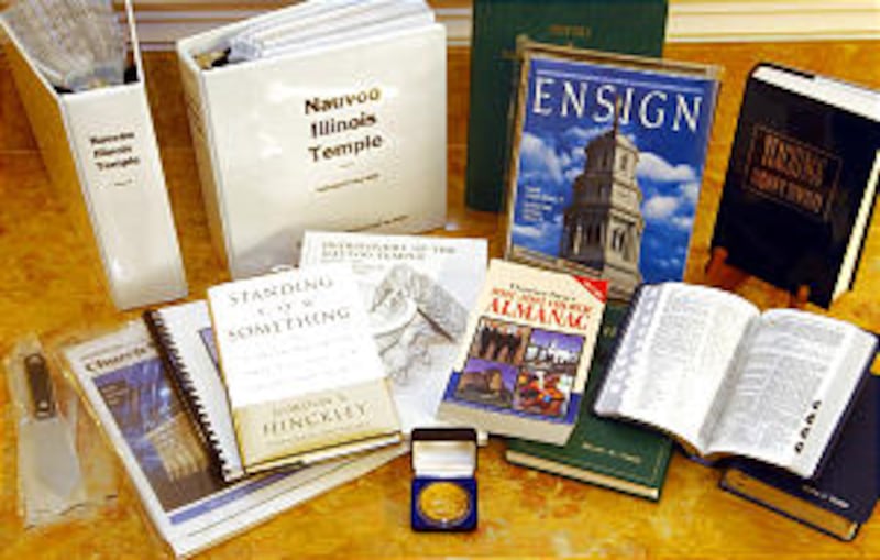 Church News--Contents of the coverstone for the Nauvoo LDS Temple June 26th, 2002. Allred/photo (Su