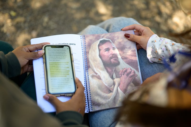 Youth study the scriptures and teachings of Jesus Christ during a For the Strength of Youth conference in Chile on Feb. 10, 2026.