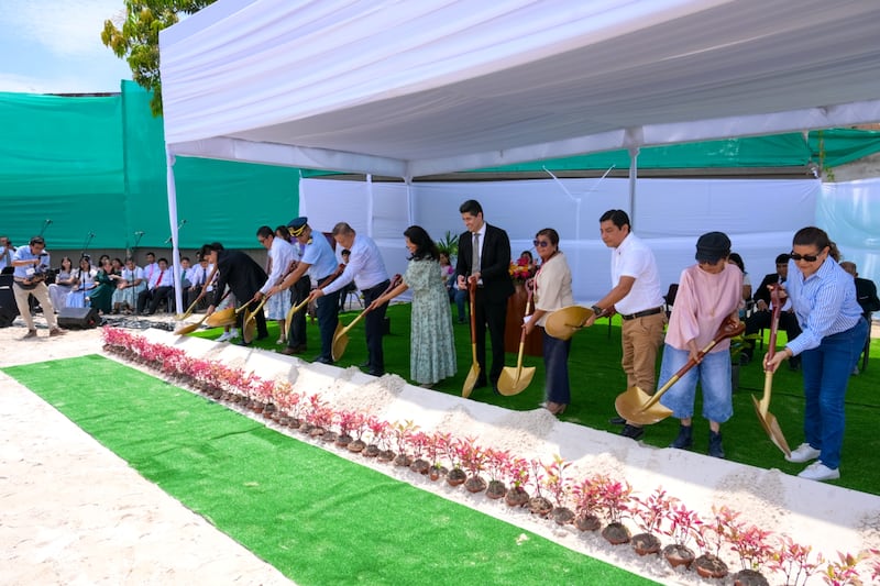 Church leaders, government officials and community representatives participate in the groundbreaking ceremony for the Iquitos Peru Temple.