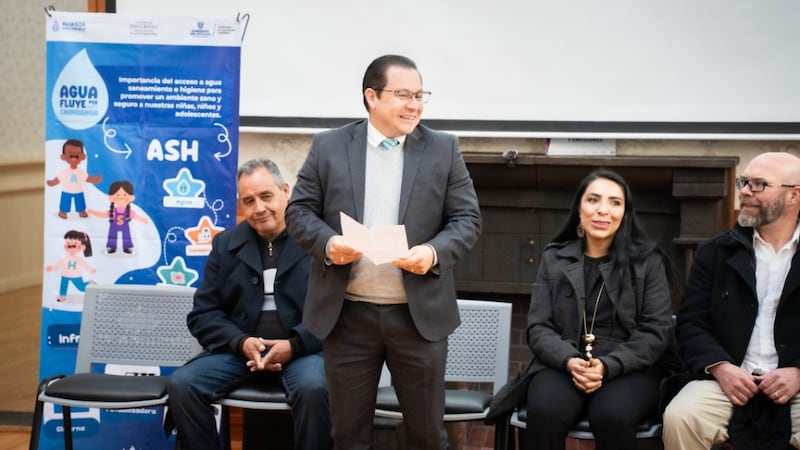 Mexico Chihuahua Stake President Ricardo Mu speaks at the handover ceremony for the installation of water treatment kits and storage tanks.