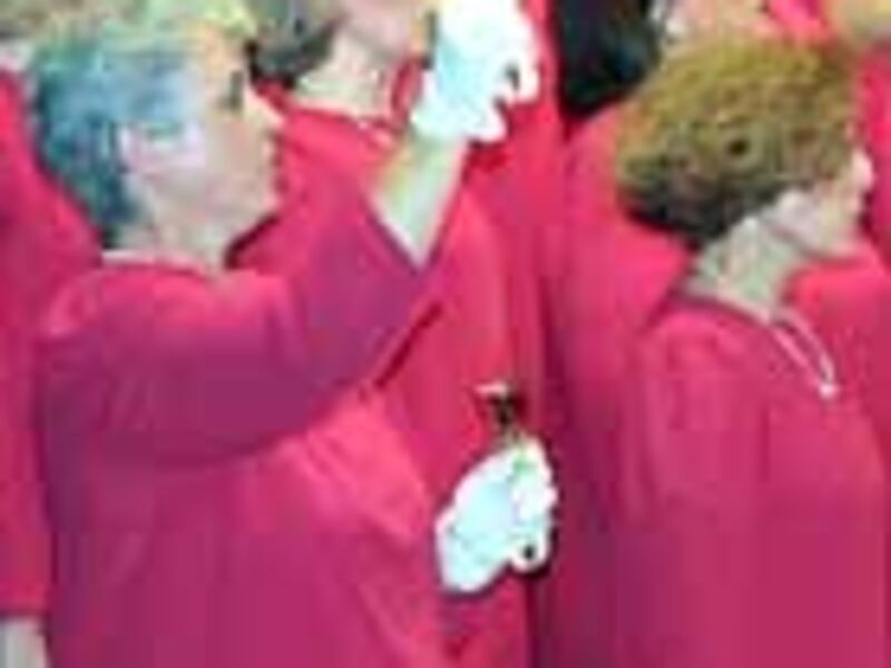 Concert tour's program began and ended with hymns accompanied by the ringing of bells by choir membe