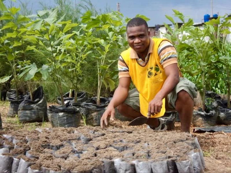 Konrad Barjuah serves as a young adult missionary in the Nigeria Port Harcourt Mission.