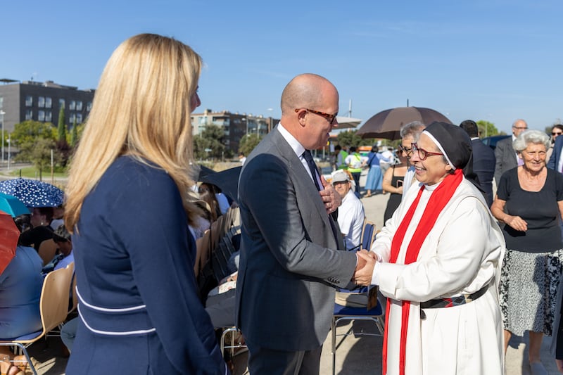 Elder James W. McConkie III — a General Authority Seventy and member of the Europe Central Area presidency — and his wife, Sister Laurel McConkie, left, talk with attendees at the groundbreaking of the Barcelona Spain Temple on Saturday, Sept. 19, 2026, in Barcelona, Catalonia, Spain.