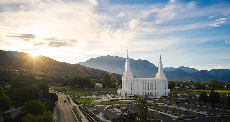 The exterior of the Lindon Utah Temple.