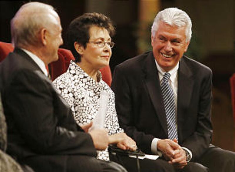 President Dieter F. Uchtdorf and Sister Harriet Uchtdorf talk with Robert H. Garff, President of the