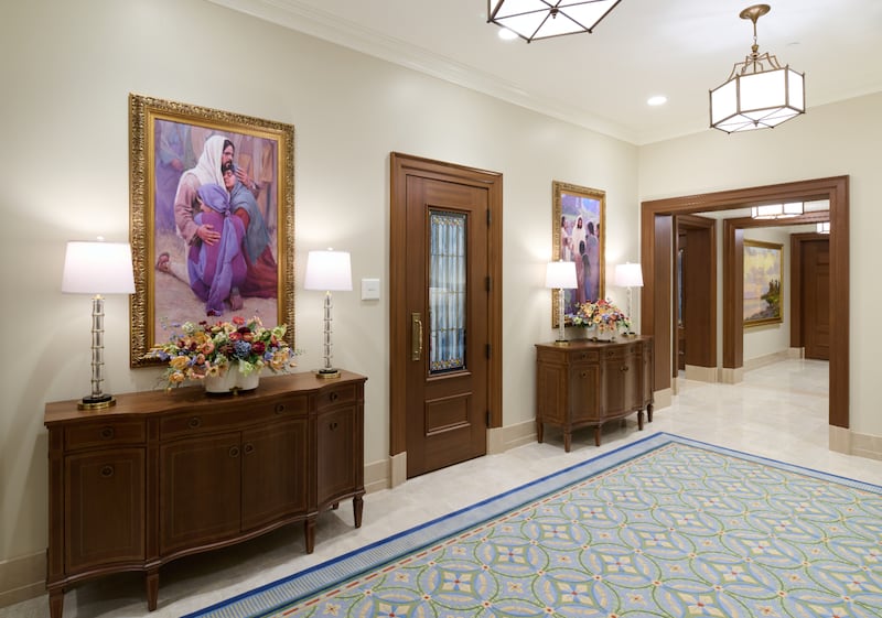 A hallway inside the Cleveland Ohio Temple.