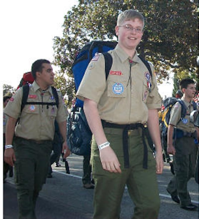 Scott Beatie of the Mission Viejo California Stake carries a backpack in the Tournament of Roses Par