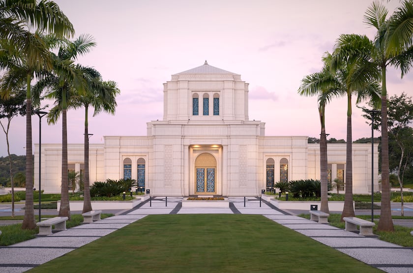 The Belo Horizonte Brazil Temple at dusk.