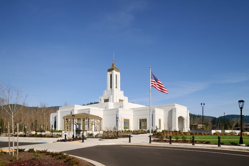 Exterior view of the Willamette Valley Temple in Oregon.