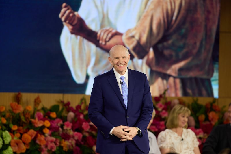 Elder Dale G. Renlund will speak at the 2026 Seminar for New Missionary Leaders.