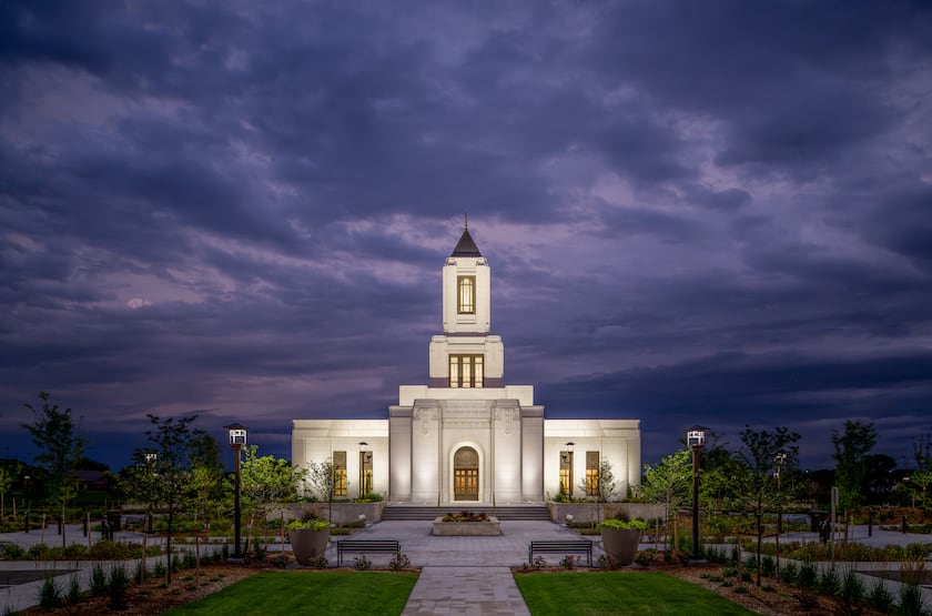 The Wichita Kansas Temple at night.