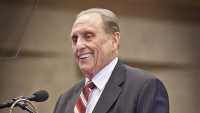President Thomas S. Monson speaks to members of the Church of Jesus Christ of Latter-day Saints in M