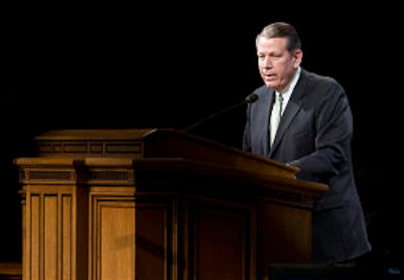Elder Donald L. Hallstrom of the Presidency of the Seventy speaks to BYU students during a campus de