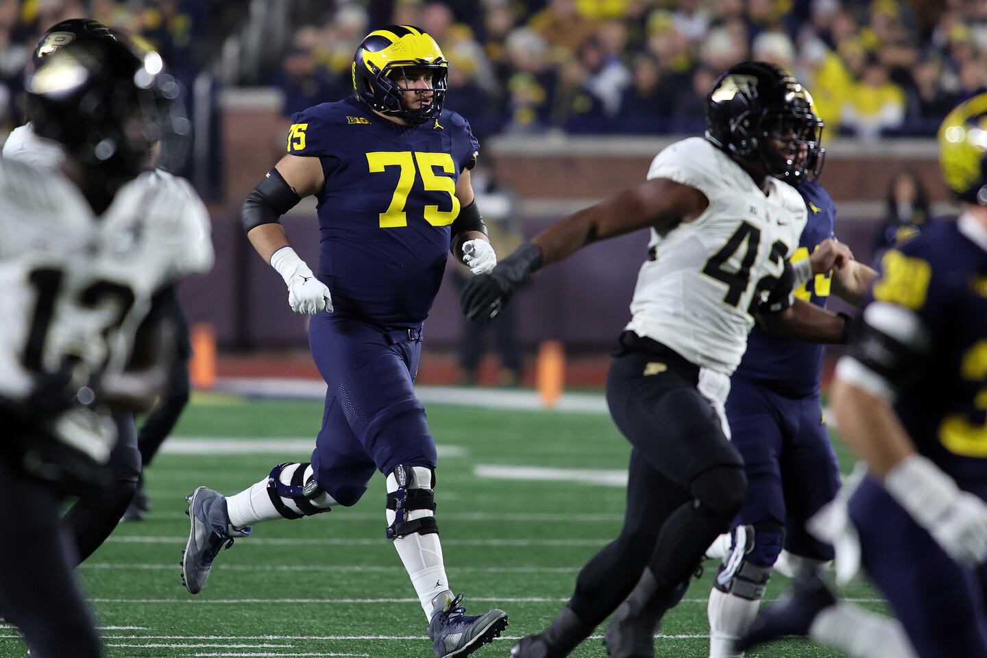 Andrew Gentry is balancing faith and football at Michigan – Church News