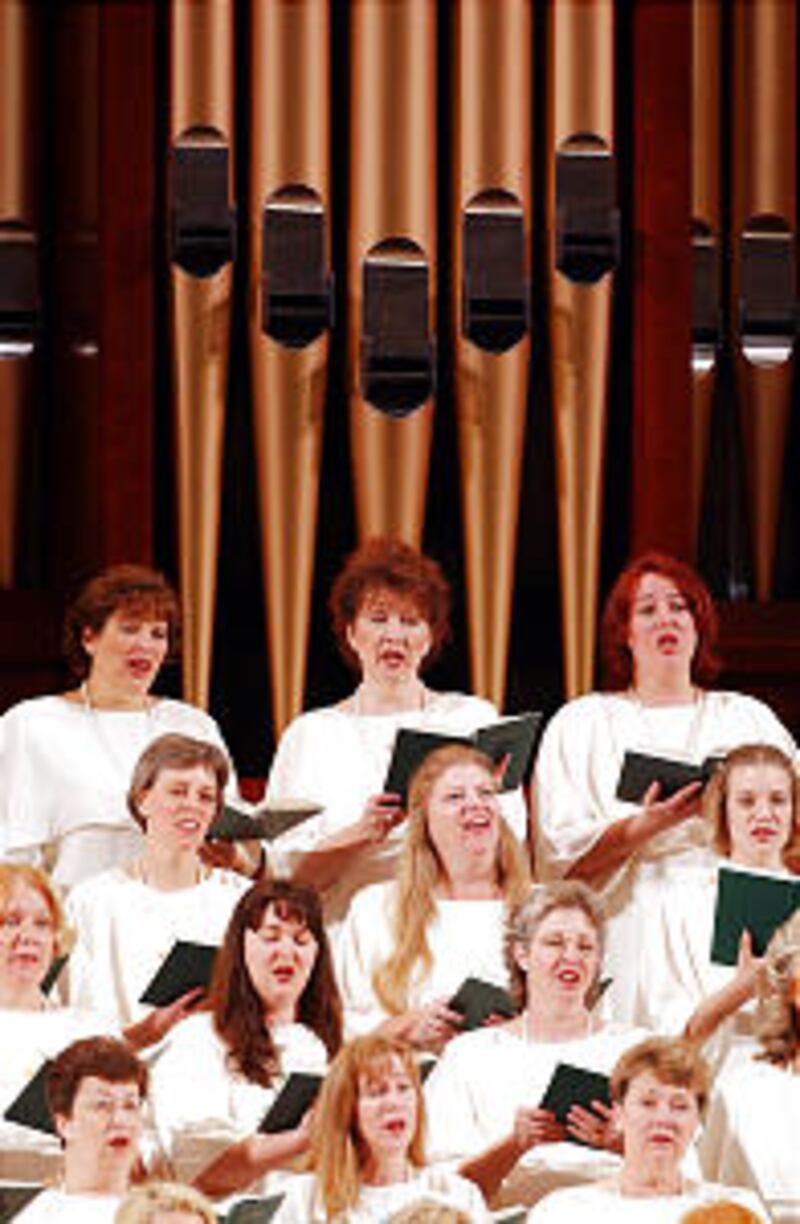 The Mormon Tabernacle Choir sings during LDS General Conference Oct 5th, 2002. Allred/photo (Submis