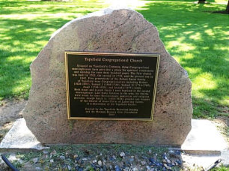 Plaque on the grounds of the Congregational Church explains the Smith family's connection to Topsfie