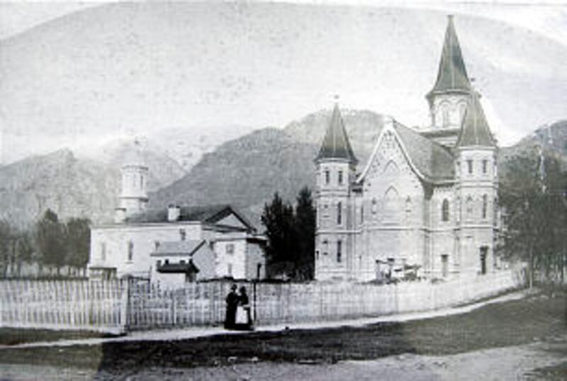 Historic photo showing the old tabernacle (left) when it was standing. The newer tabernacle, with it