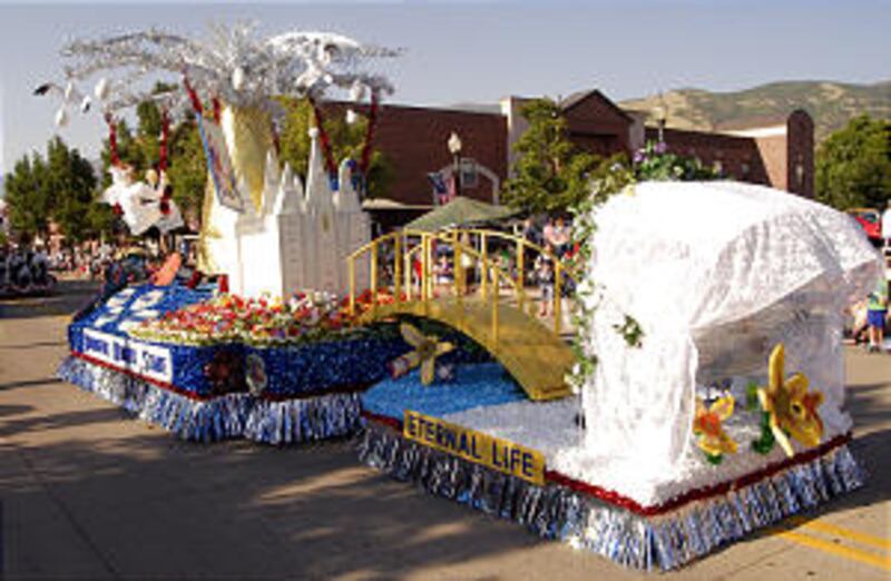 This float by the Bountiful Heights Utah Stake emphasizes temples and the eternal nature of families