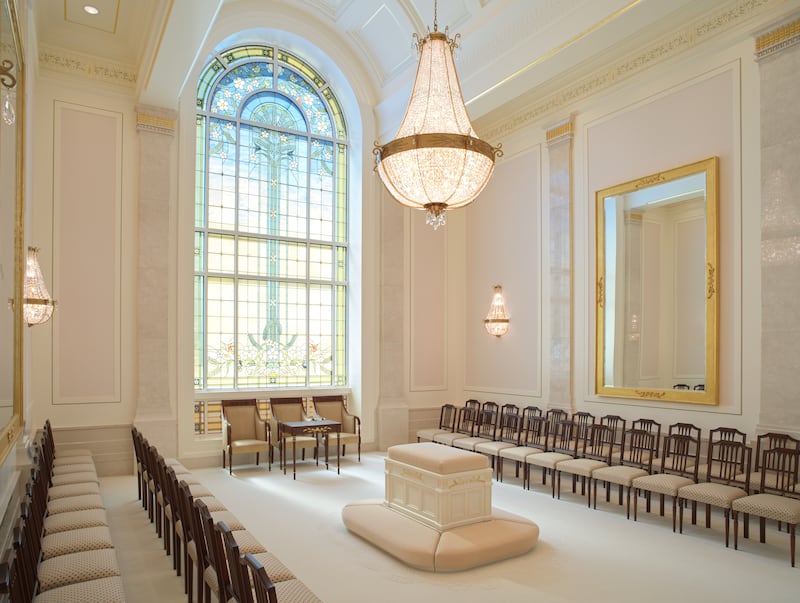 A sealing room inside the Ephraim Utah Temple.