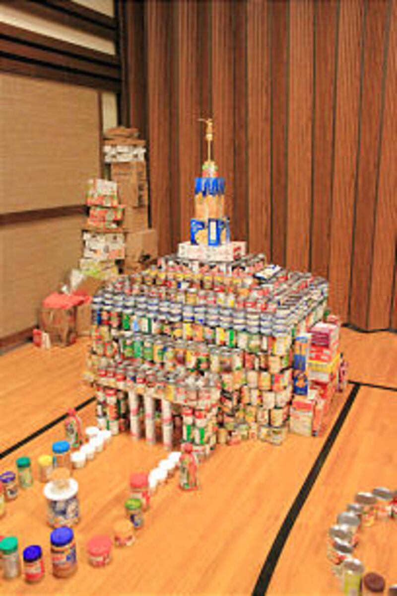 The Sandy Heights YSA Ward created a sculpture of the Draper Utah Temple with canned food collected