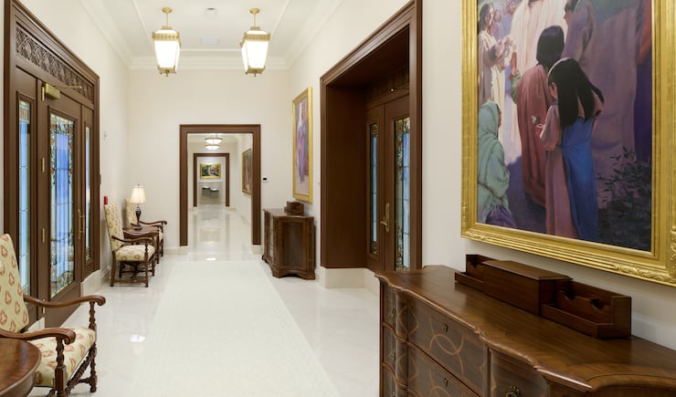 A hallway inside the Torreón Mexico Temple.