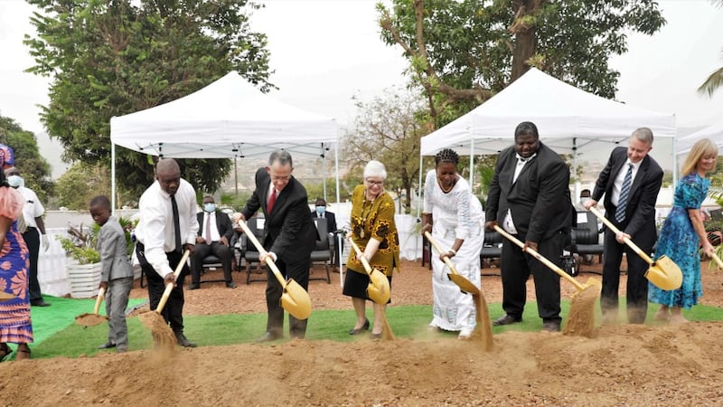 From left, members of the Kossoh Sierra Leone Stake; From left, Elder Hugo E. Martinez, a General Authority Seventy and Africa West Area president; his wife, Sister Nuria Martinez; Nabeela Farida Tunis, minister of the country’s western region; Kasho Holland-Cole, chairman of the Western Area Rural District Council; Elder Larry S. Kacher, a General Authority Seventy and counselor in the Africa West Area presidency; and his wife Sister Pauline Kacher, participate in the Freetown Sierra Leone Tem…
