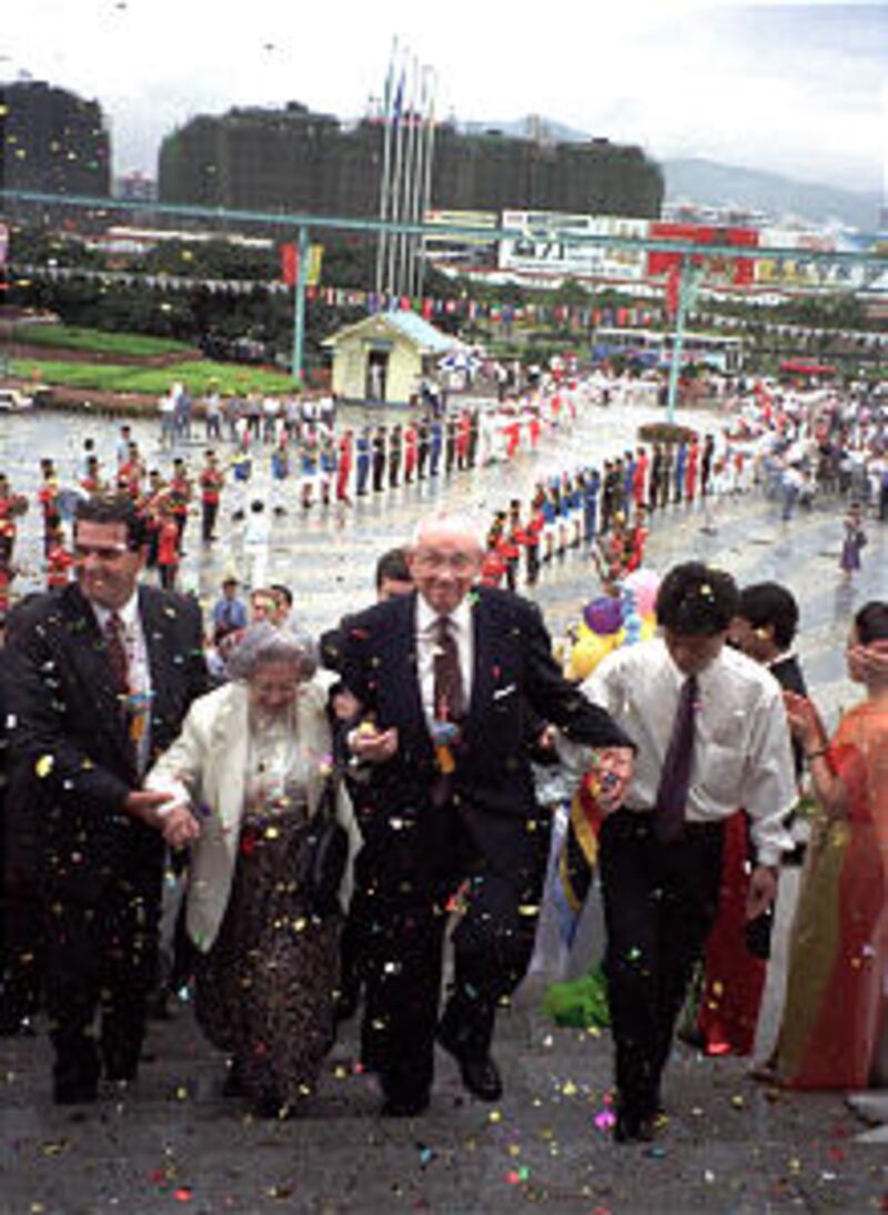 President gordon B. Hinckley and wife Marjorie, in China. photo by Gerry Avant.
