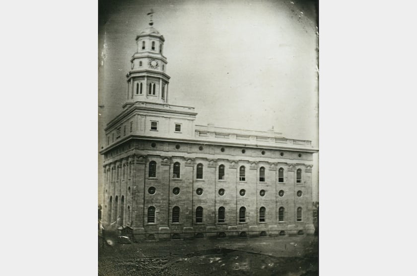 A 19th-century daguerreotype of the original Nauvoo Temple.