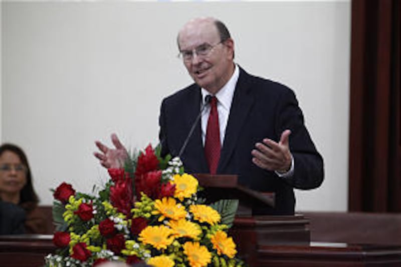 Elder Quentin L. Cook of the Quorum of the Twelve visit Latter-day Saints in Venezuela and Peru.