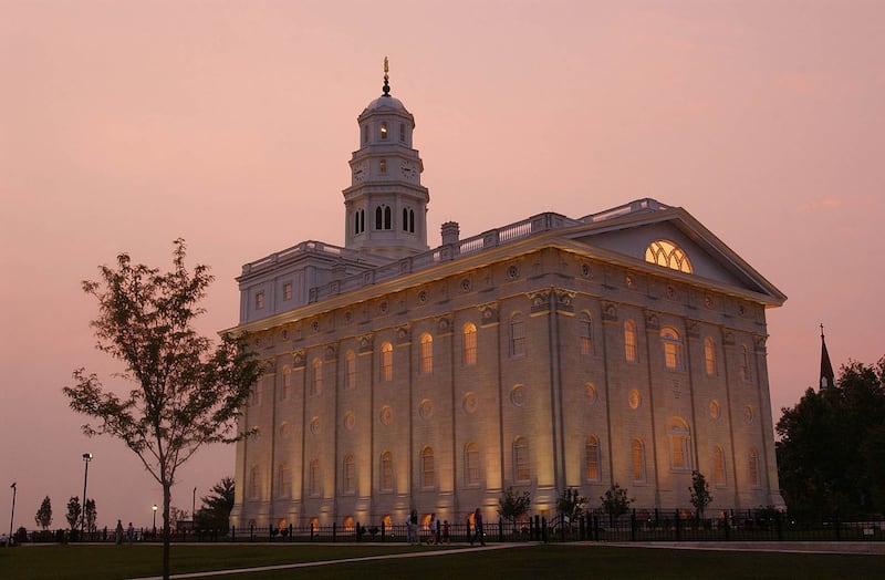 Nauvoo Temple June 22nd, 2002. Allred/photo (Submission date: 06/23/2002)