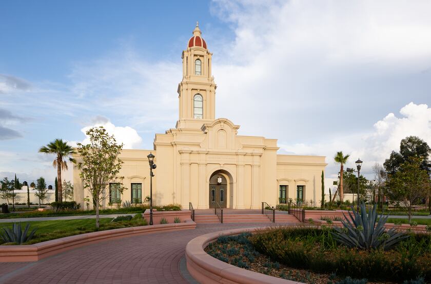 The San Luis Potosí Mexico Temple on a cloudy day.