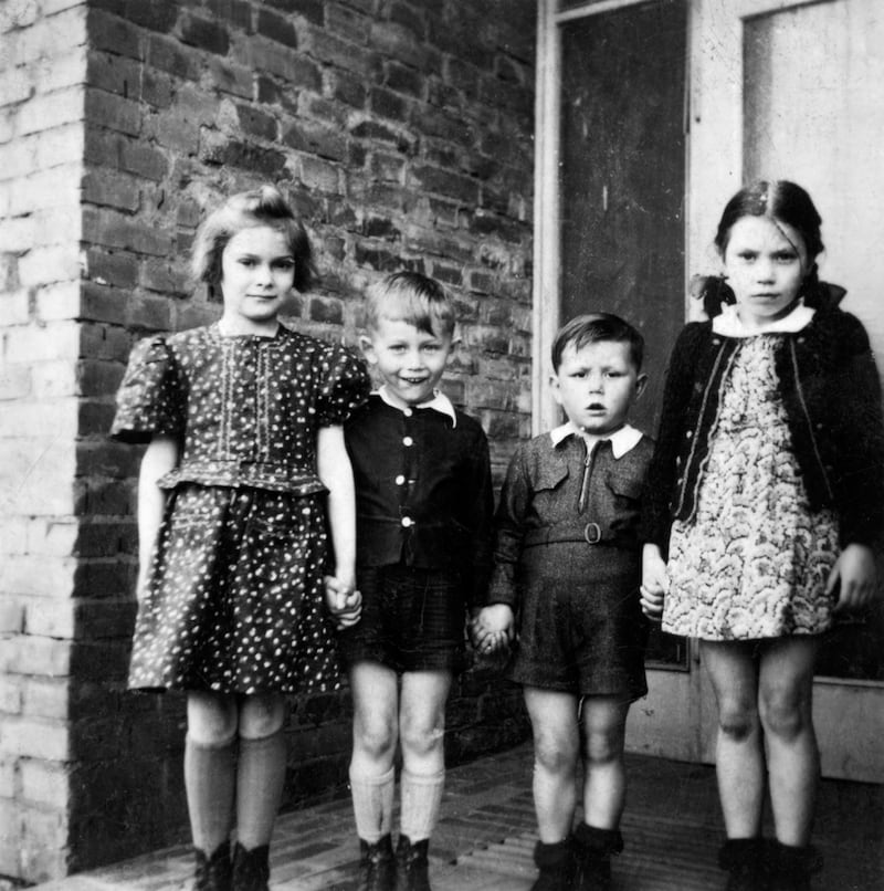 Dieter (2nd from right) and his sister Christel (right), 1944 Klein-Kunzendorf, CSR.